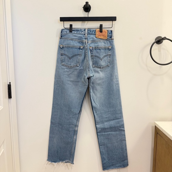 VINTAGE Levi's 501 Light Blue Straight Leg Women's Jeans - Picture 5 of 10
